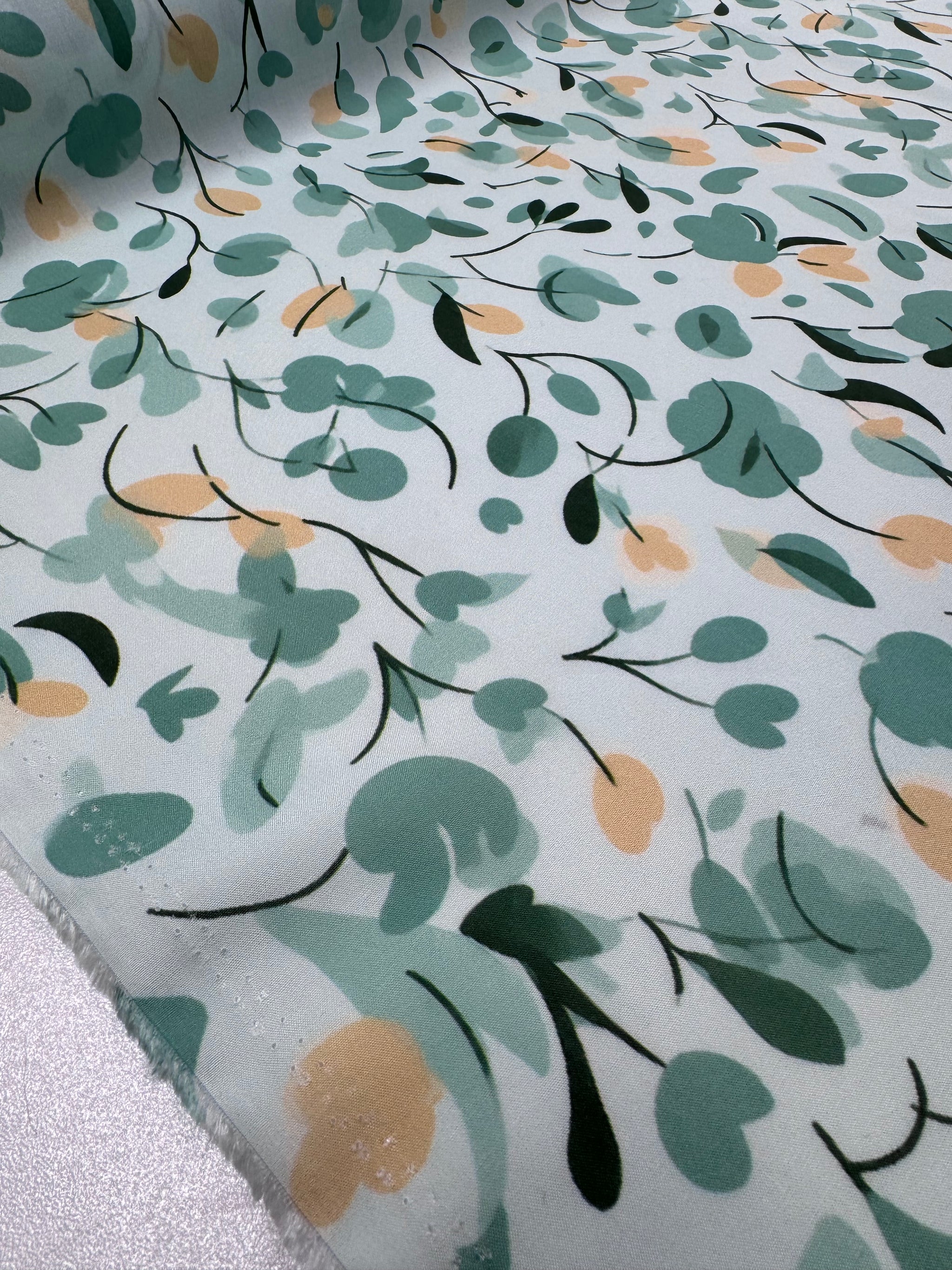 Silkyfall rayon - Celadon Bloom - 145cm