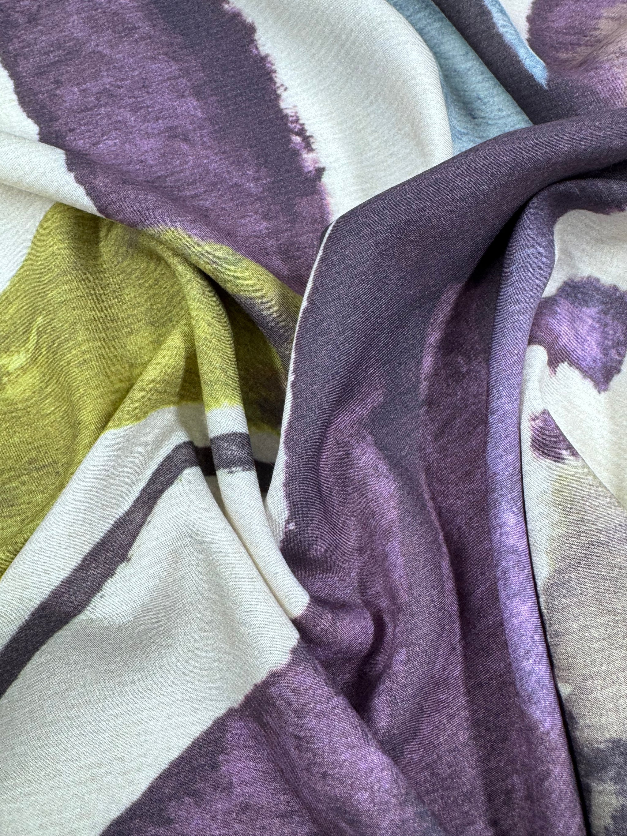 Silkyfall rayon
 - Watercolor Drift - 145cm