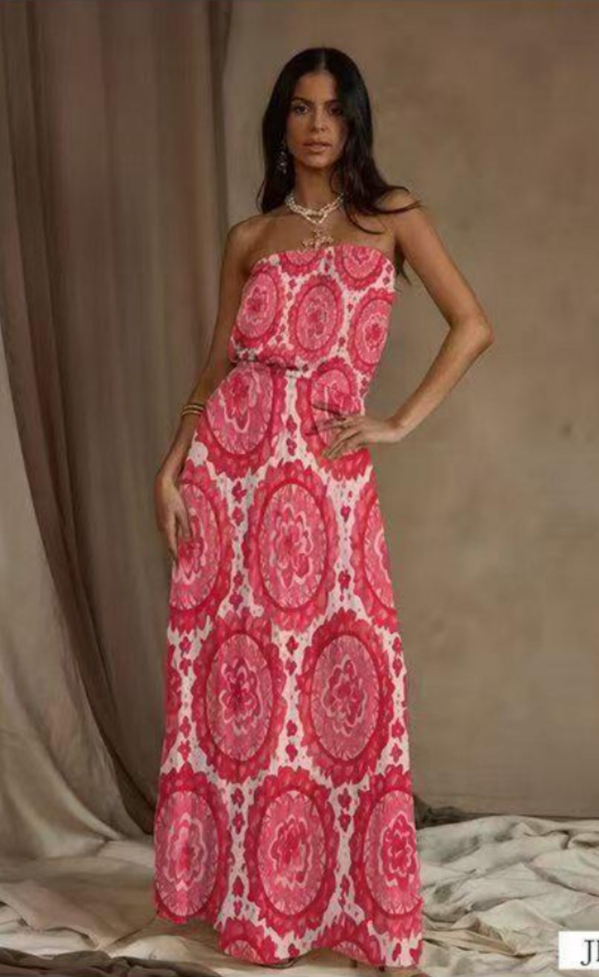 Silkyfall rayon
 - Peach Medallion - 145cm