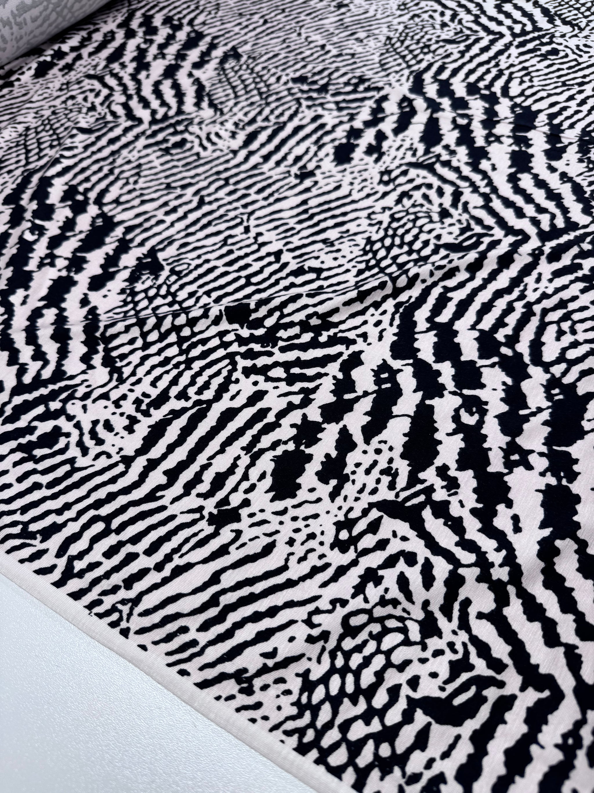 Printed Cotton Lycra - Onyx Ripple - 155cm