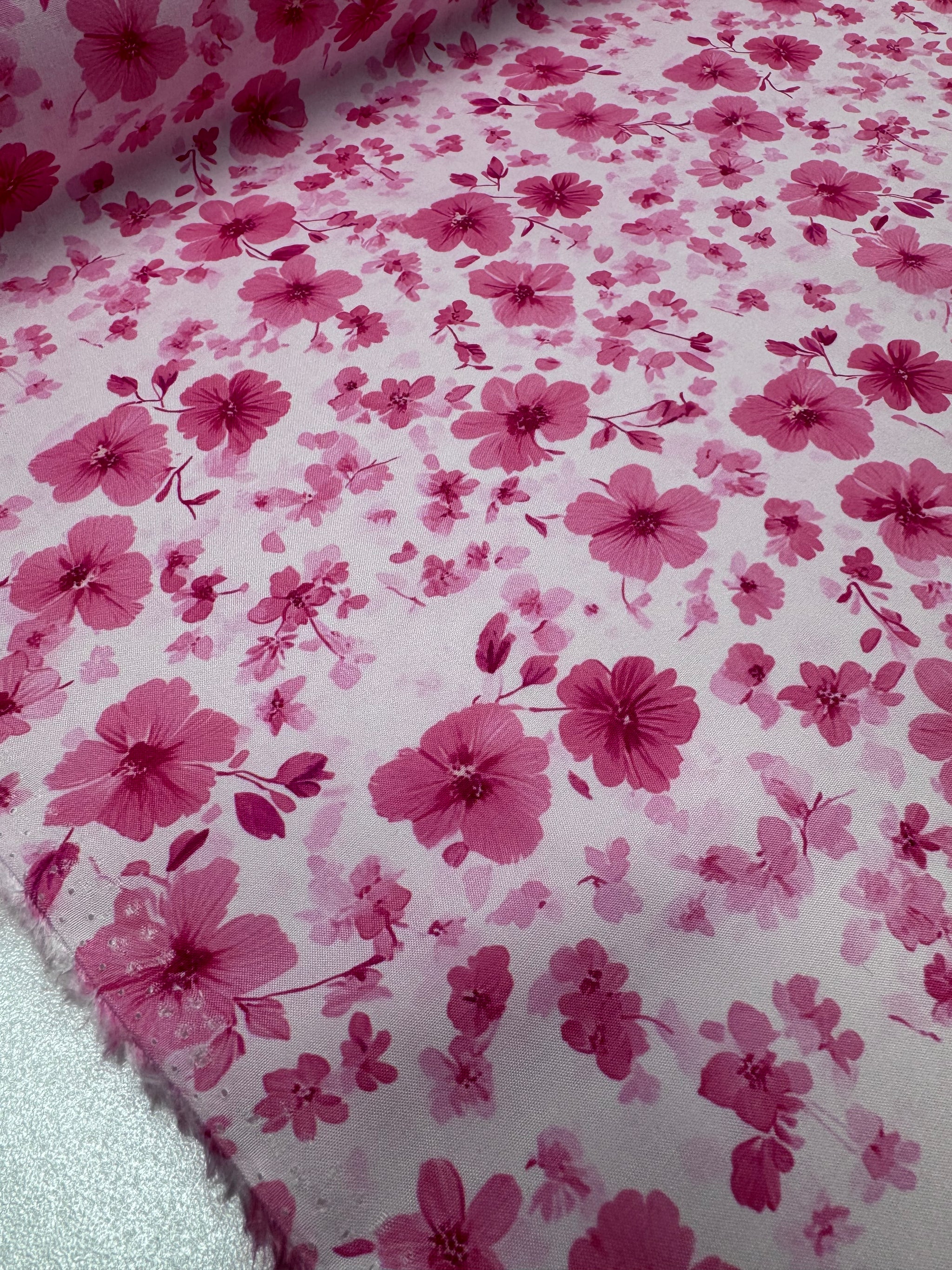 Silkyfall rayon - Blush Cosmos - 148cm