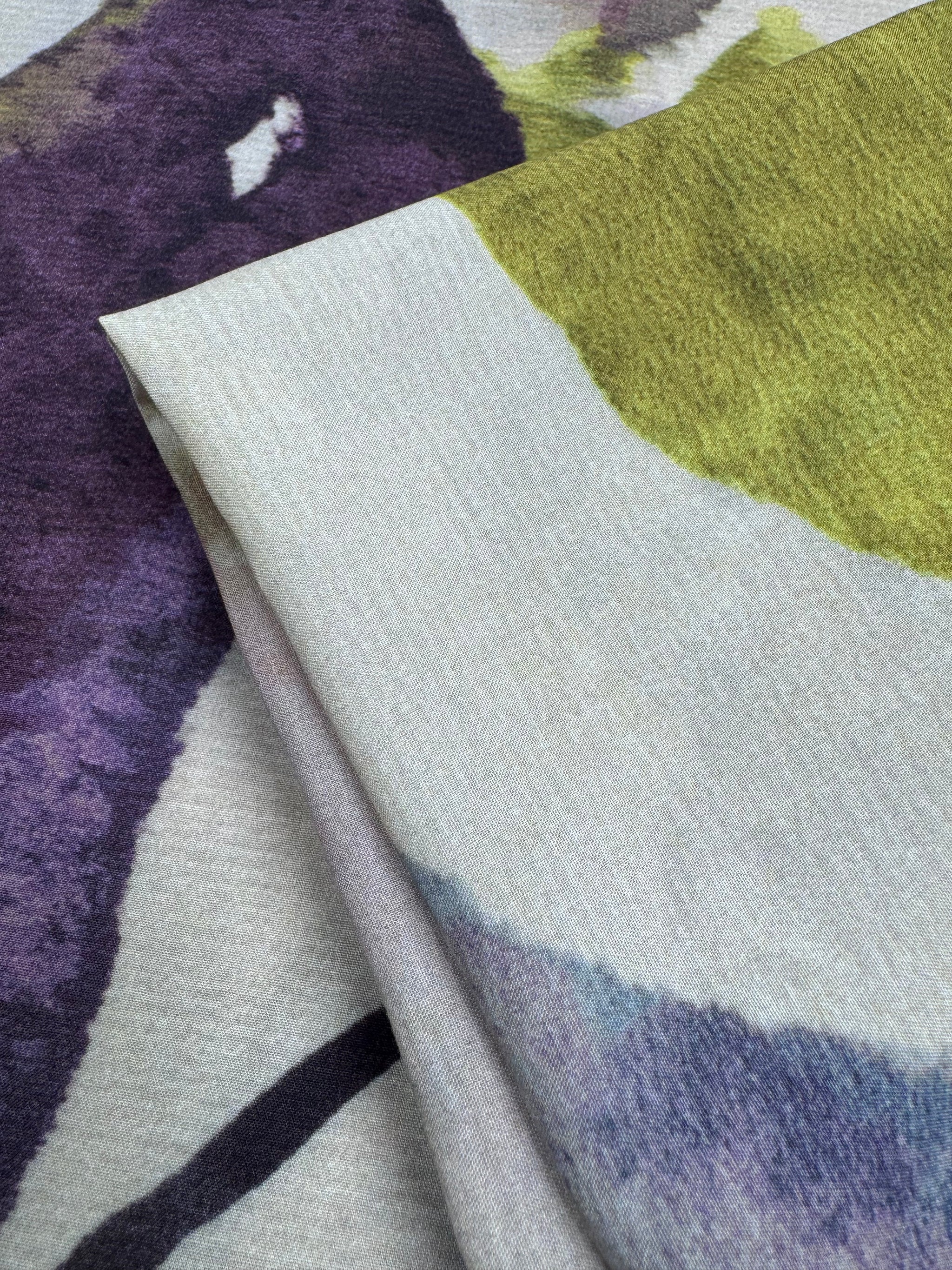 Silkyfall rayon
 - Watercolor Drift - 145cm