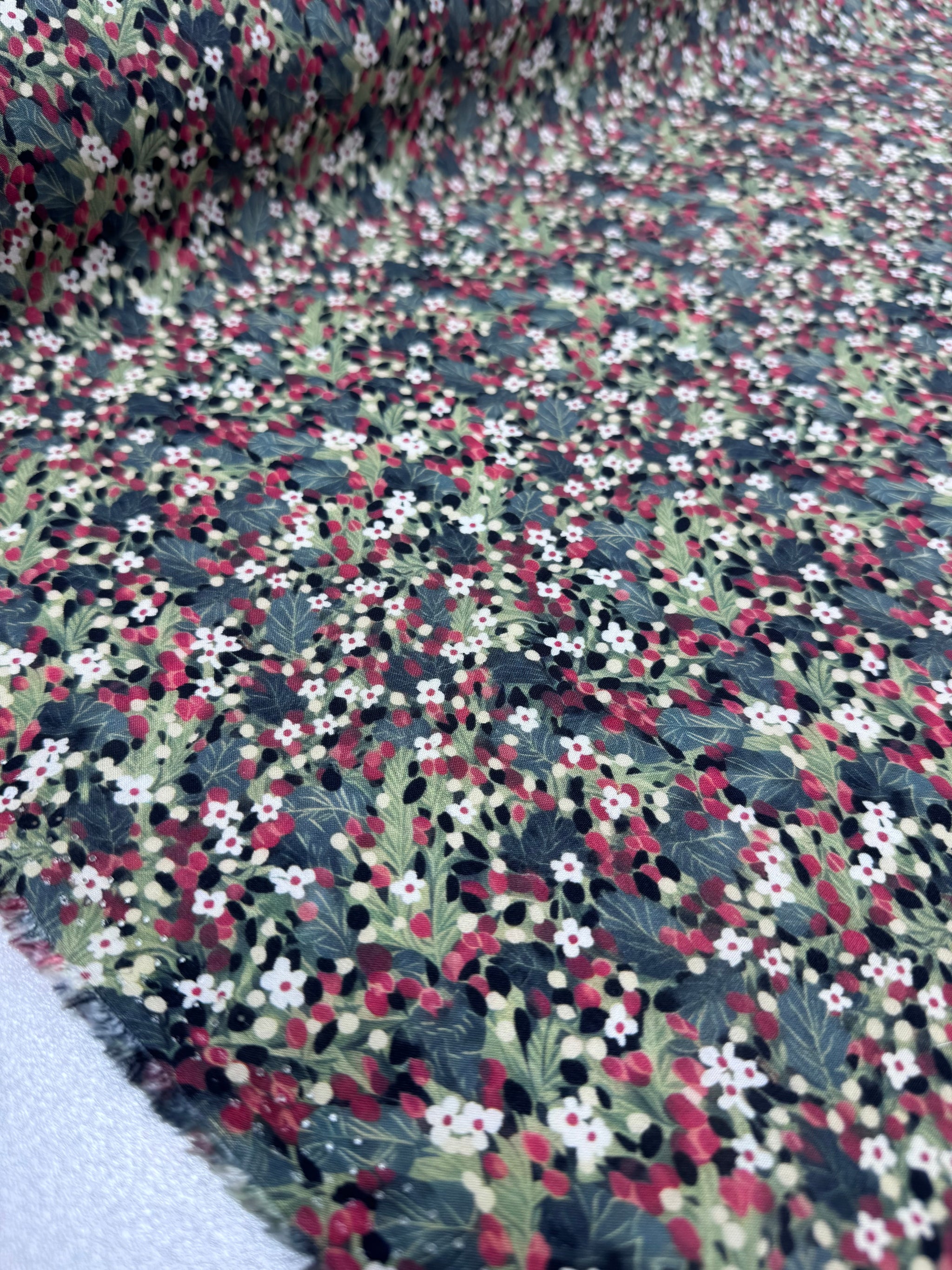 Silkyfall rayon - Wildwood Ditsy - 150cm