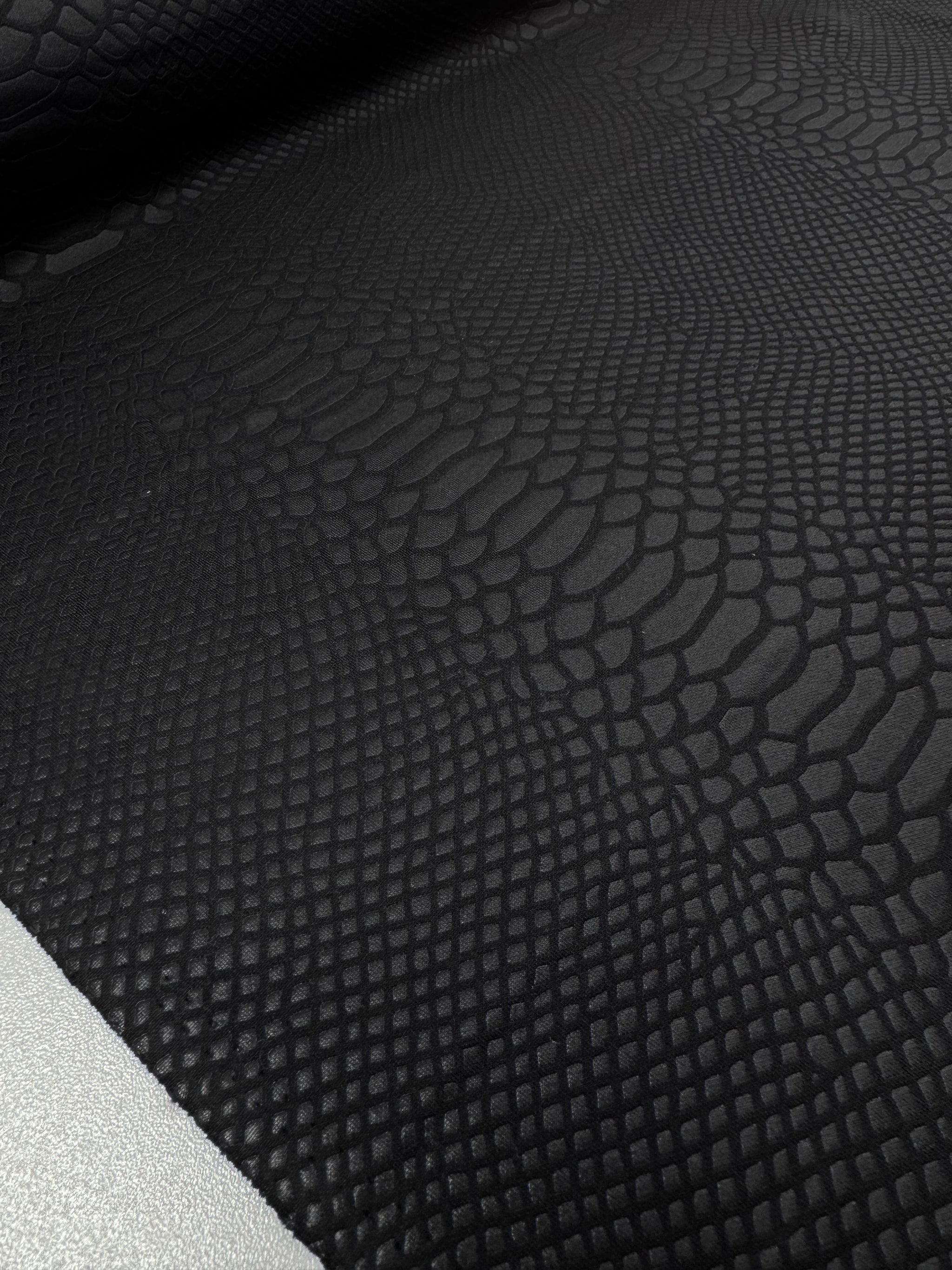 Scuba Snake - Black - 155cm