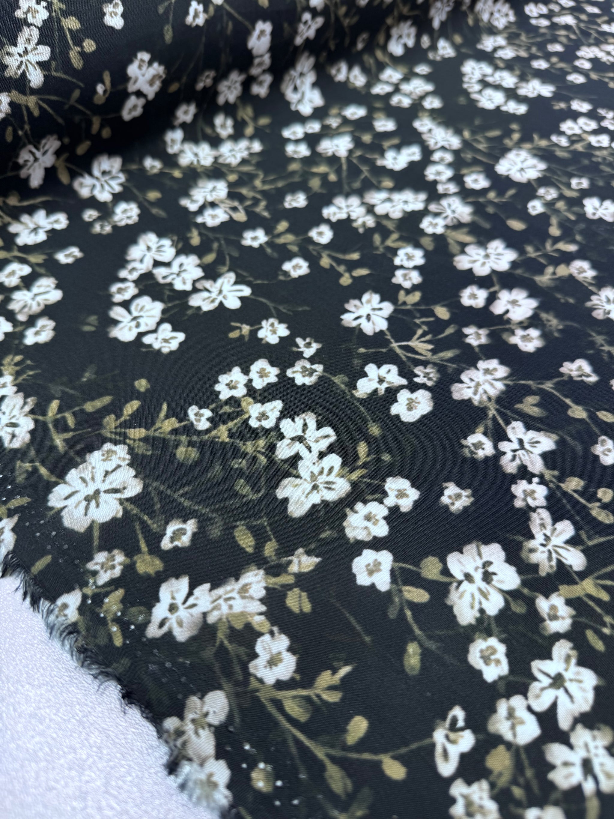 Silkyfall rayon - Starlight Ditsy - 150cm