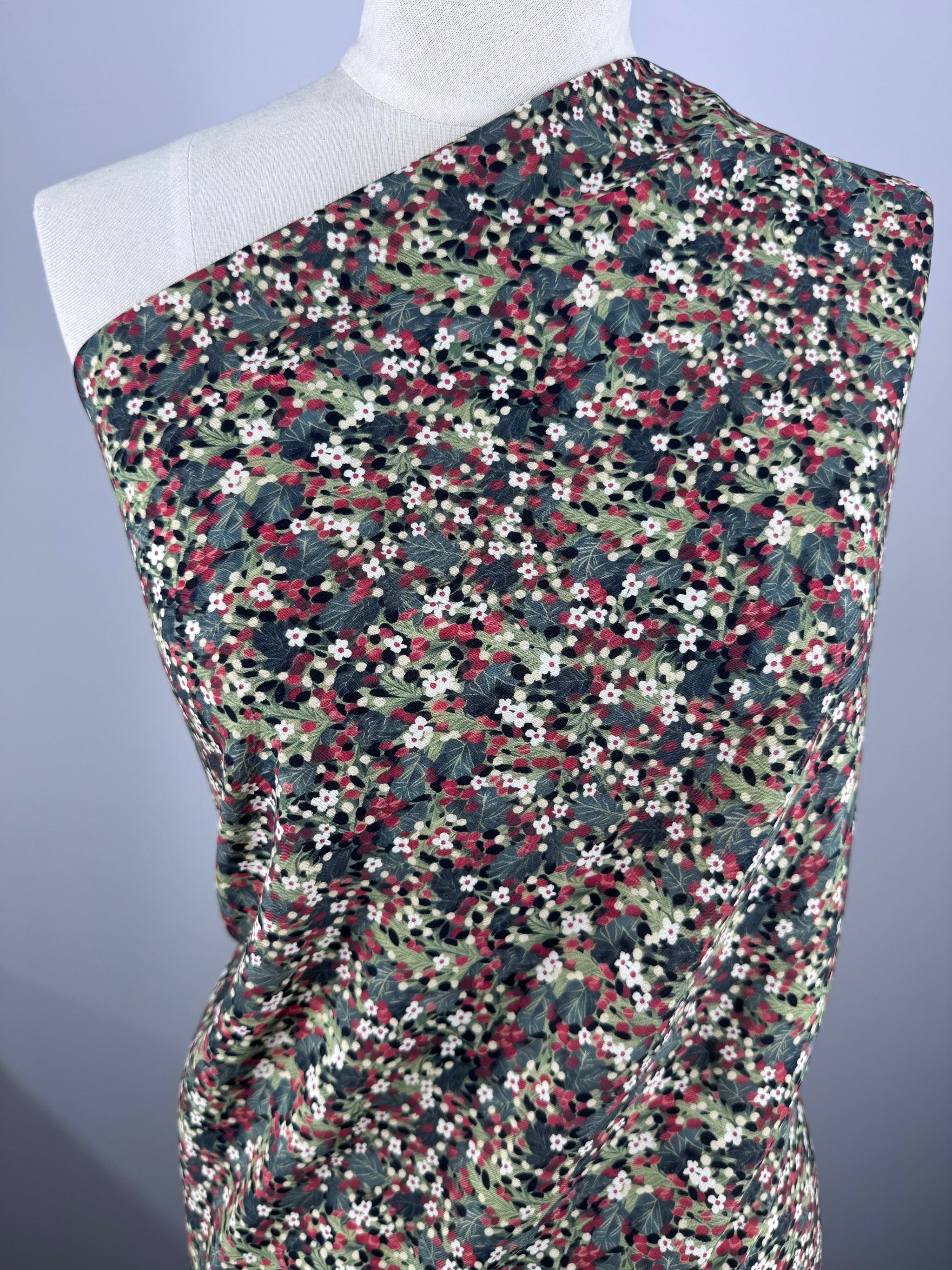 Silkyfall rayon - Wildwood Ditsy - 150cm