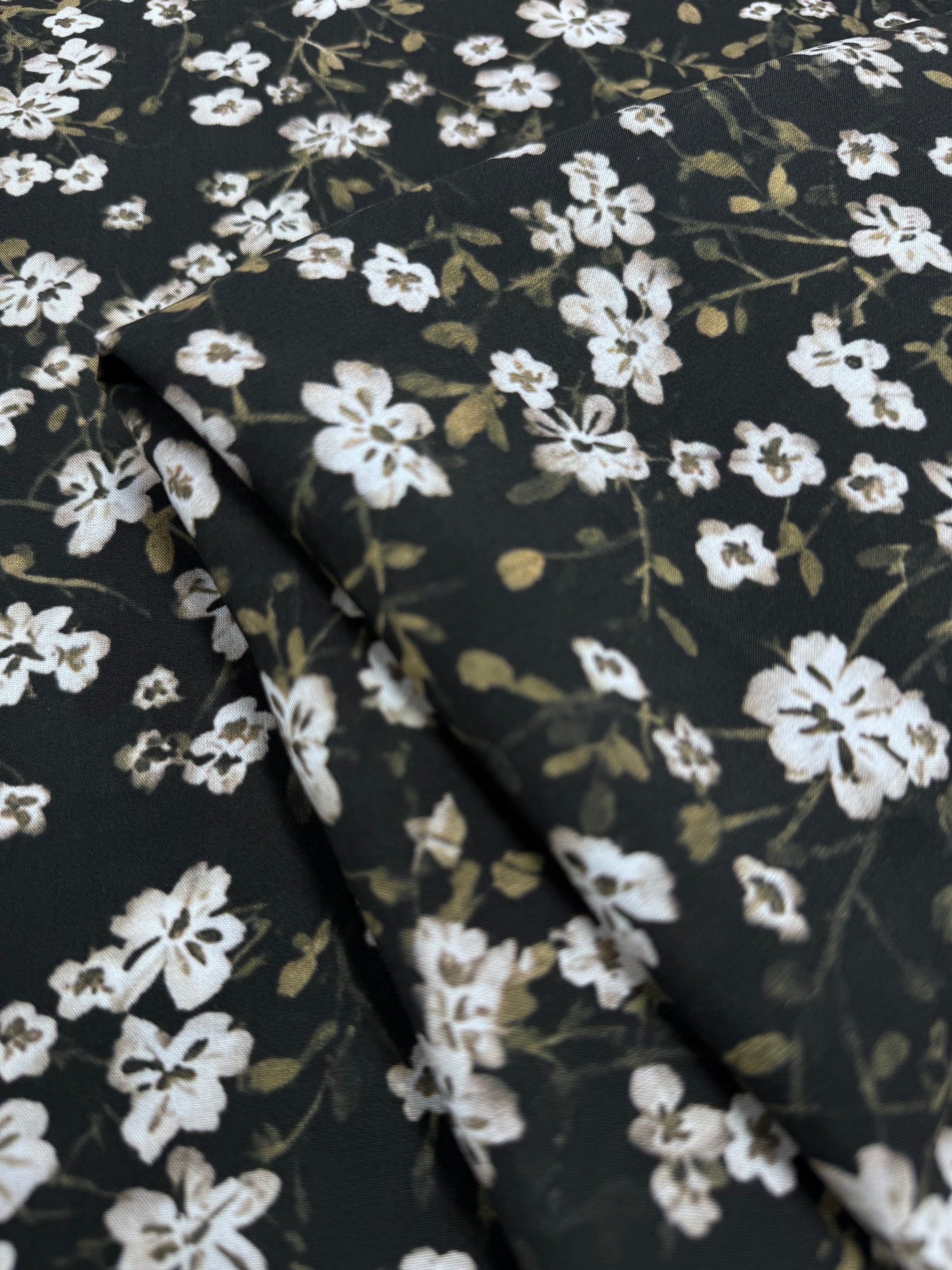 Silkyfall rayon - Starlight Ditsy - 150cm