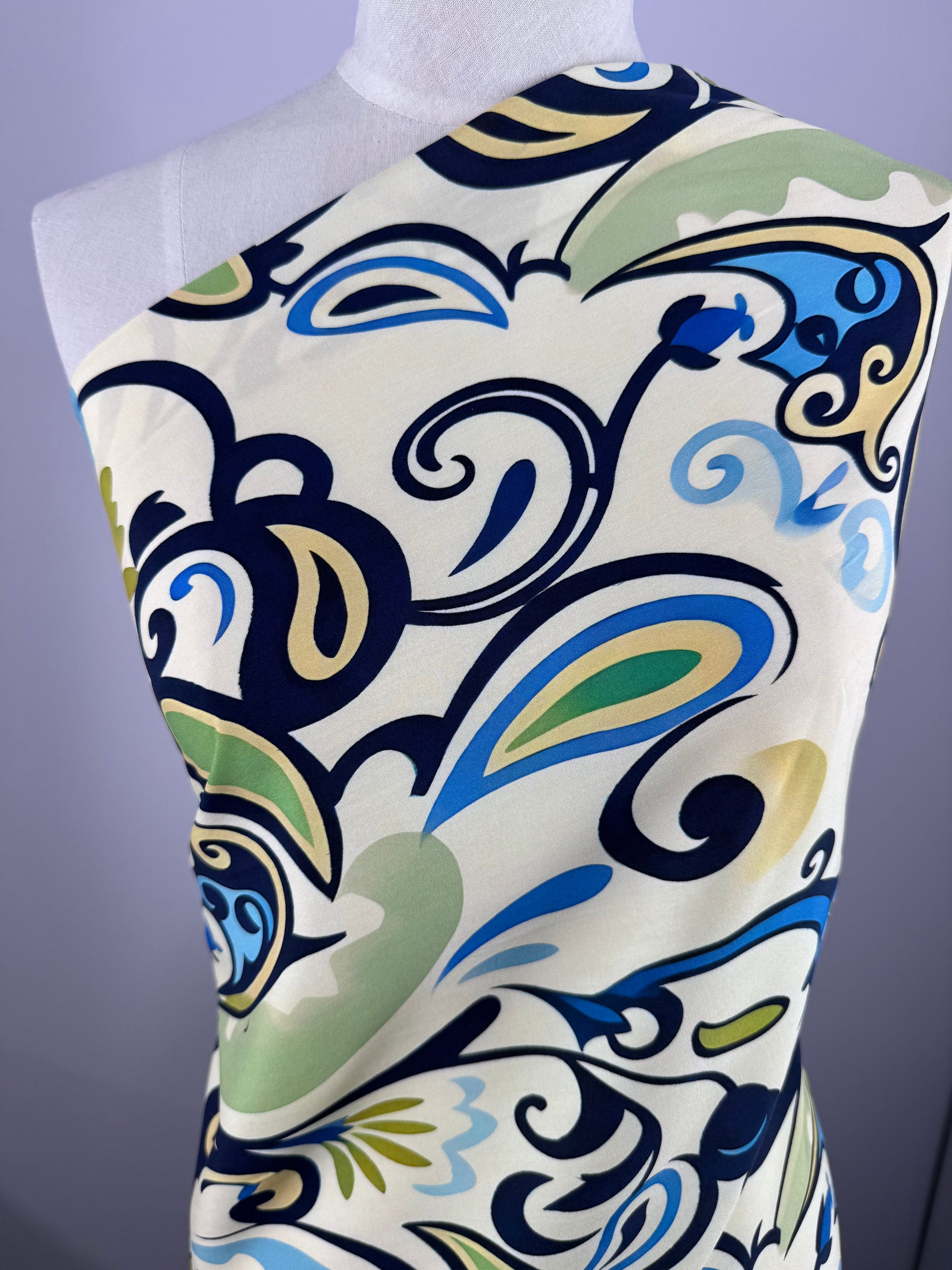 Silkyfall rayon
 - Paisley Tied - 145cm