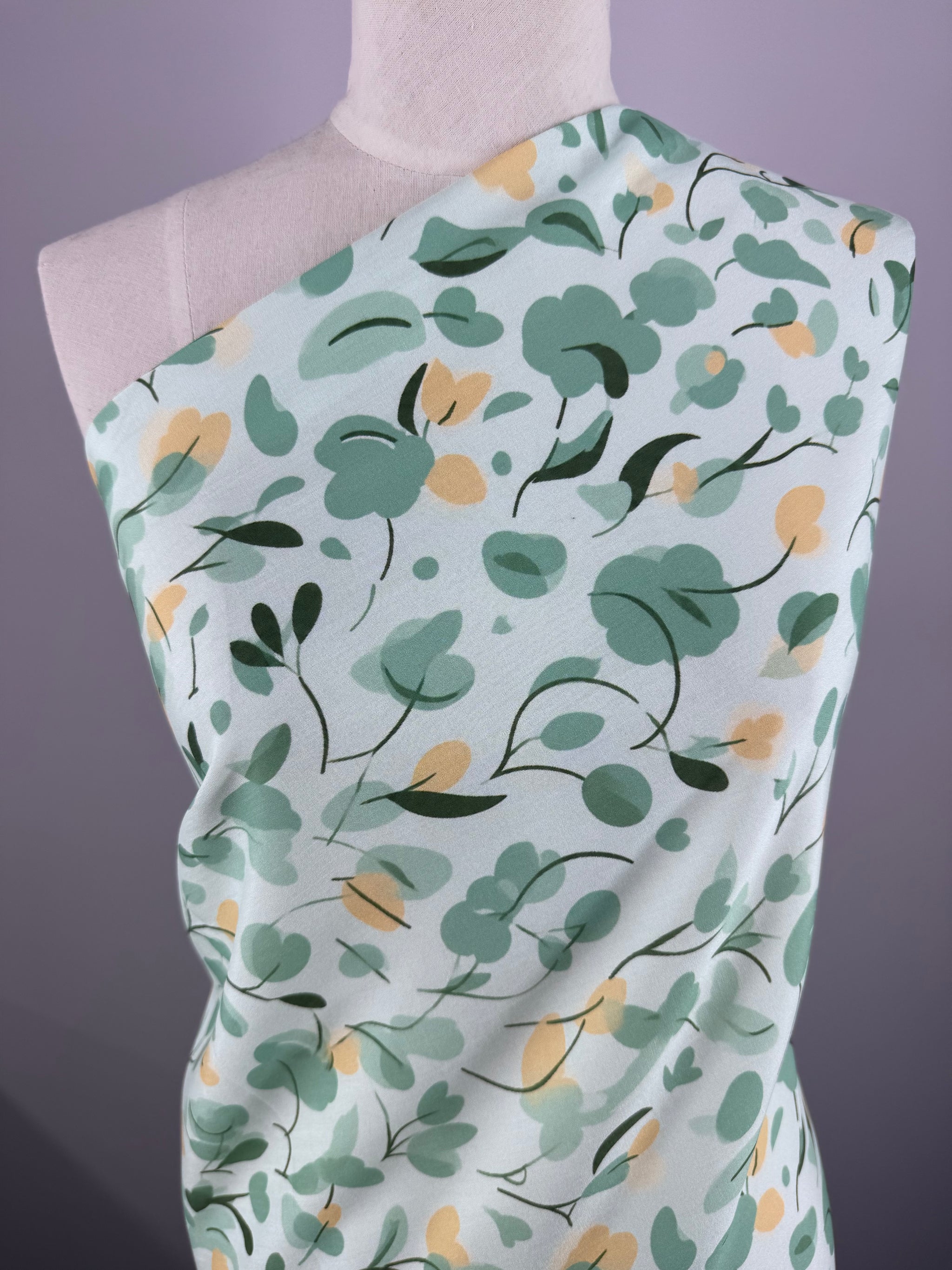 Silkyfall rayon - Celadon Bloom - 145cm