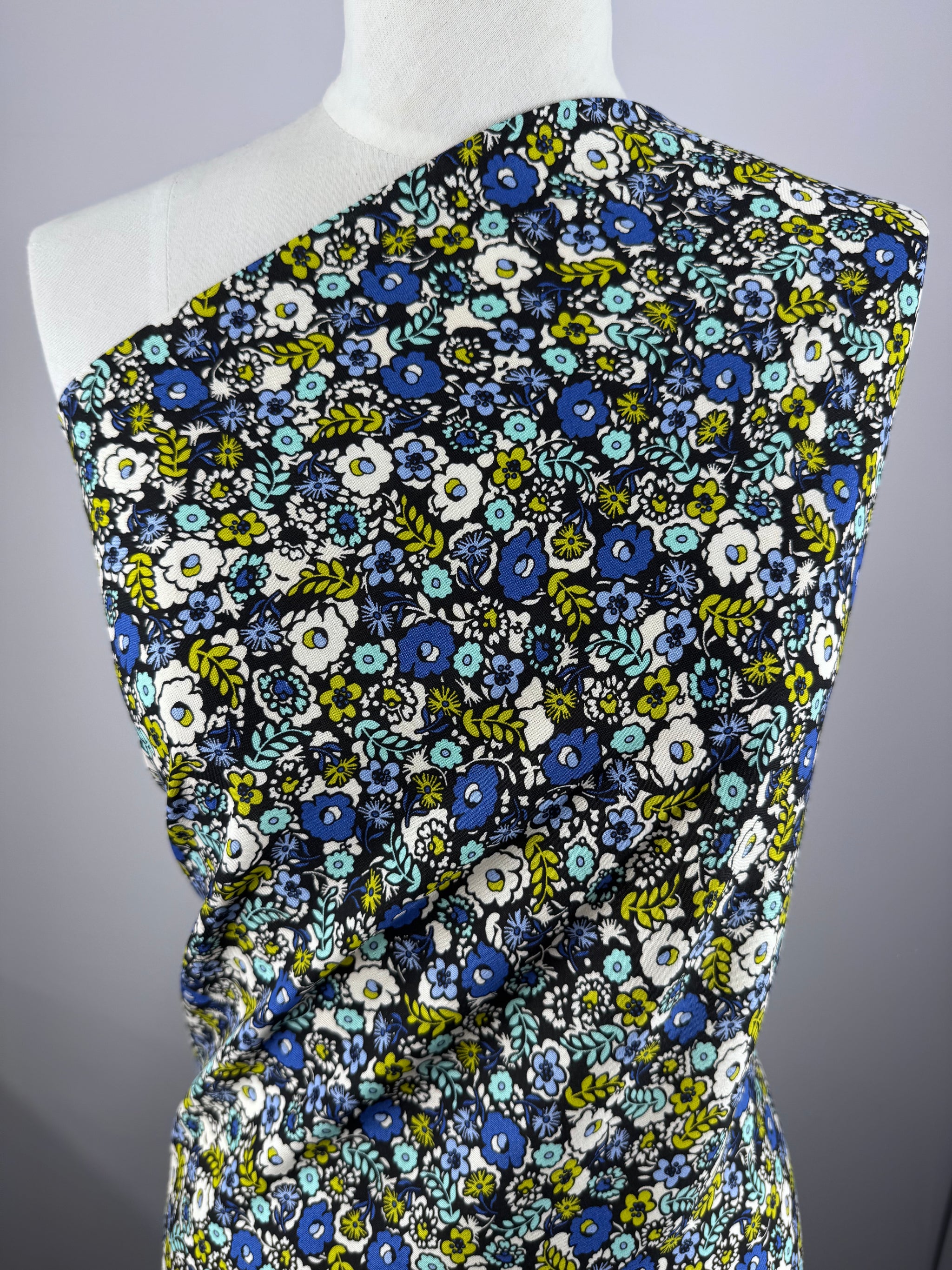 Liberty Viscose  - Meadow Bloom - 150cm