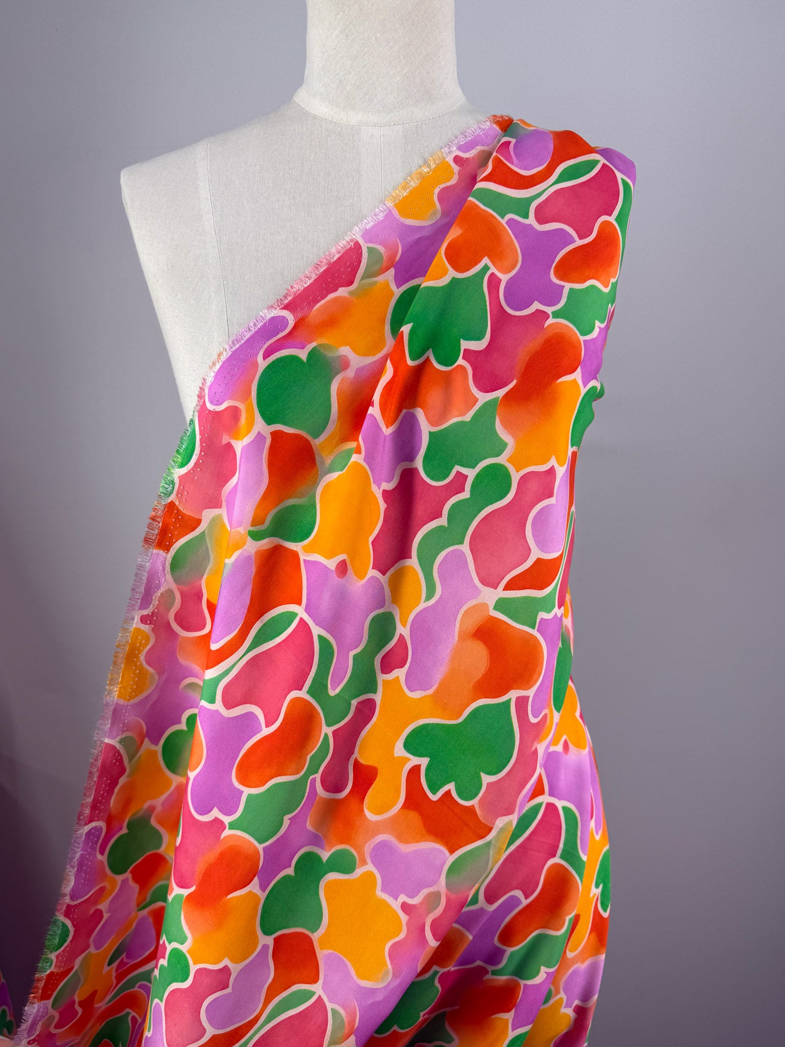 Designer Rayon - Fiesta Cloud - 144cm
