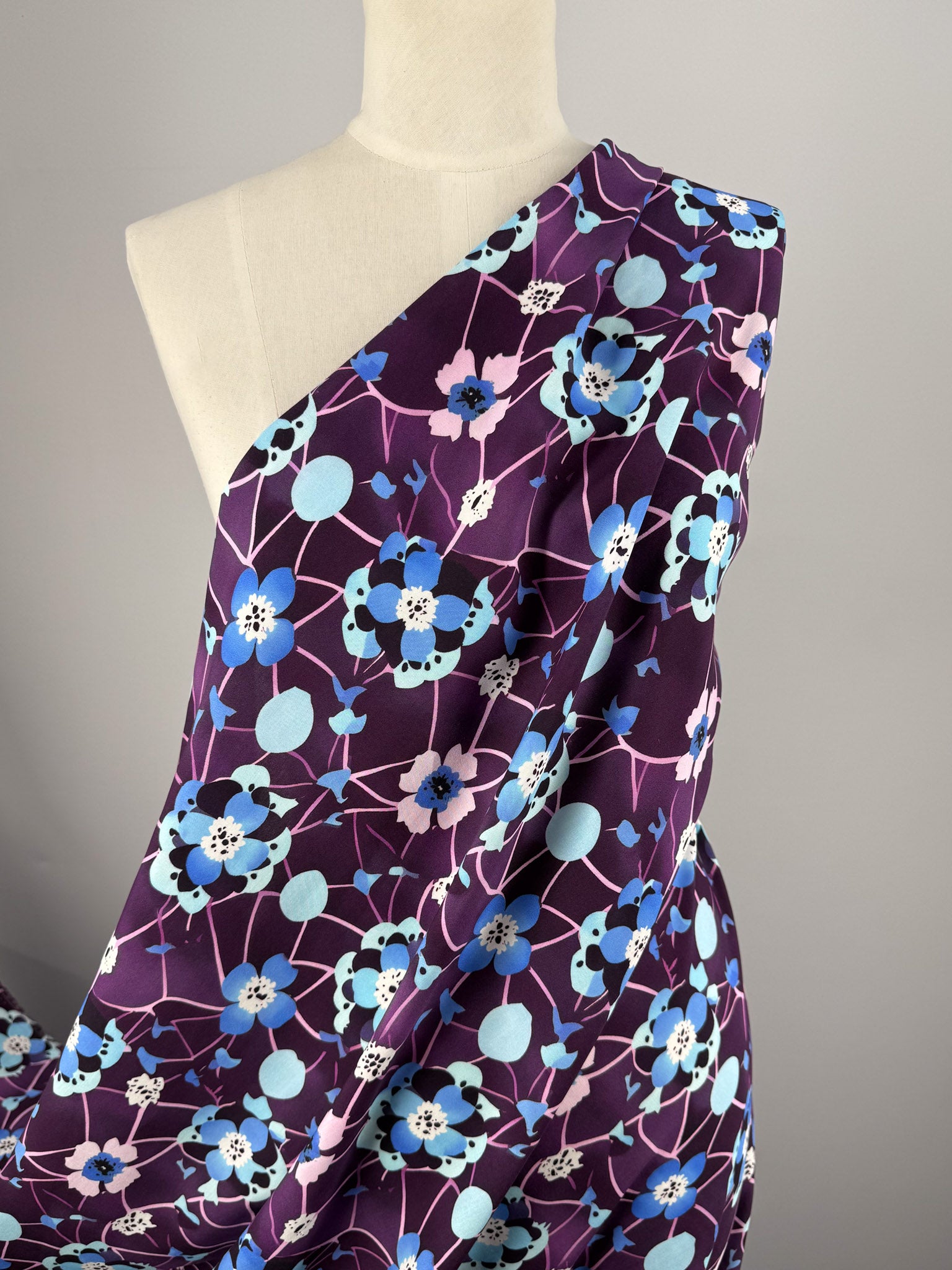 Designer Rayon - Luna Bloom - 144cm
