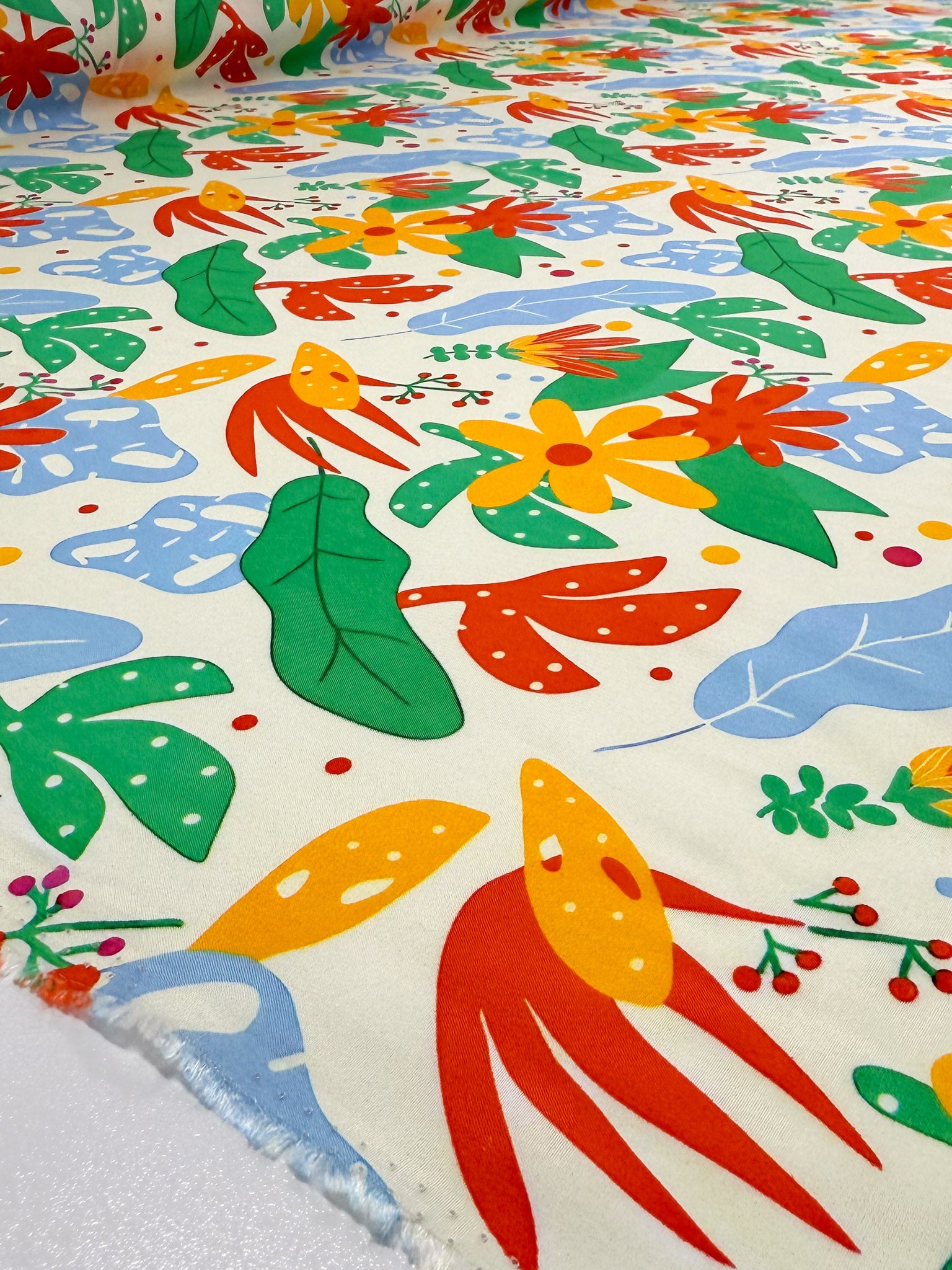 Designer Rayon - Tropics - 145cm
