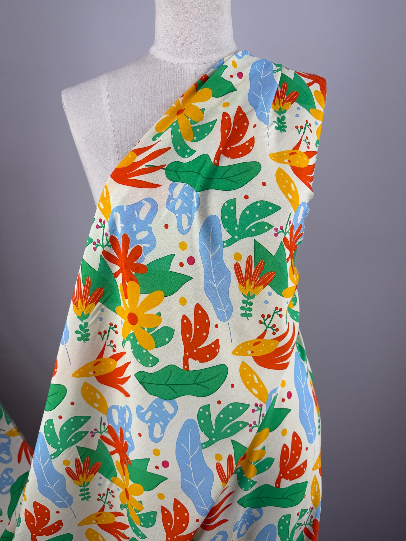 Designer Rayon - Tropics - 145cm