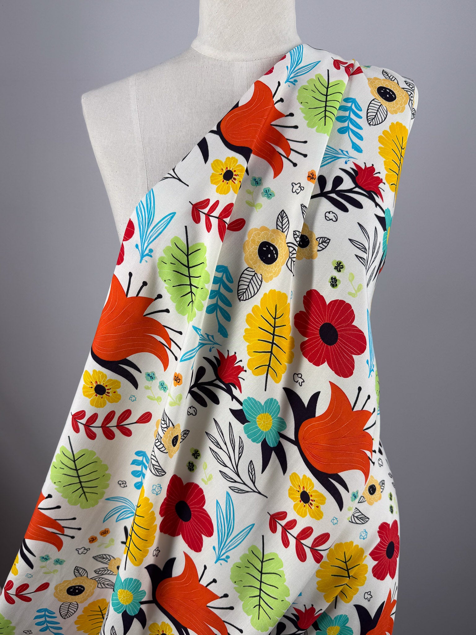 Designer Rayon - Folk Garden - 145cm