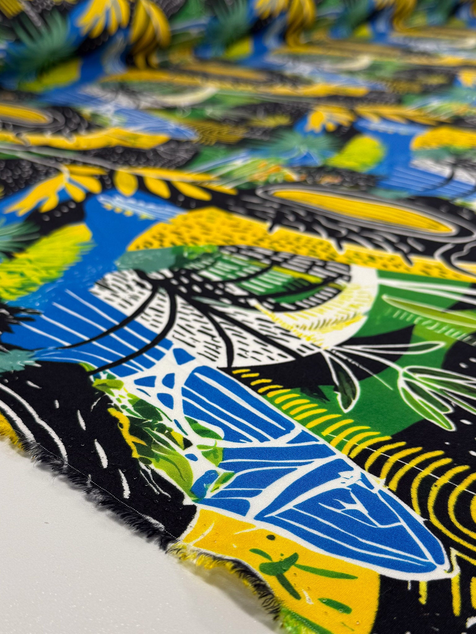 Designer Rayon - Electric Jungle - 145cm