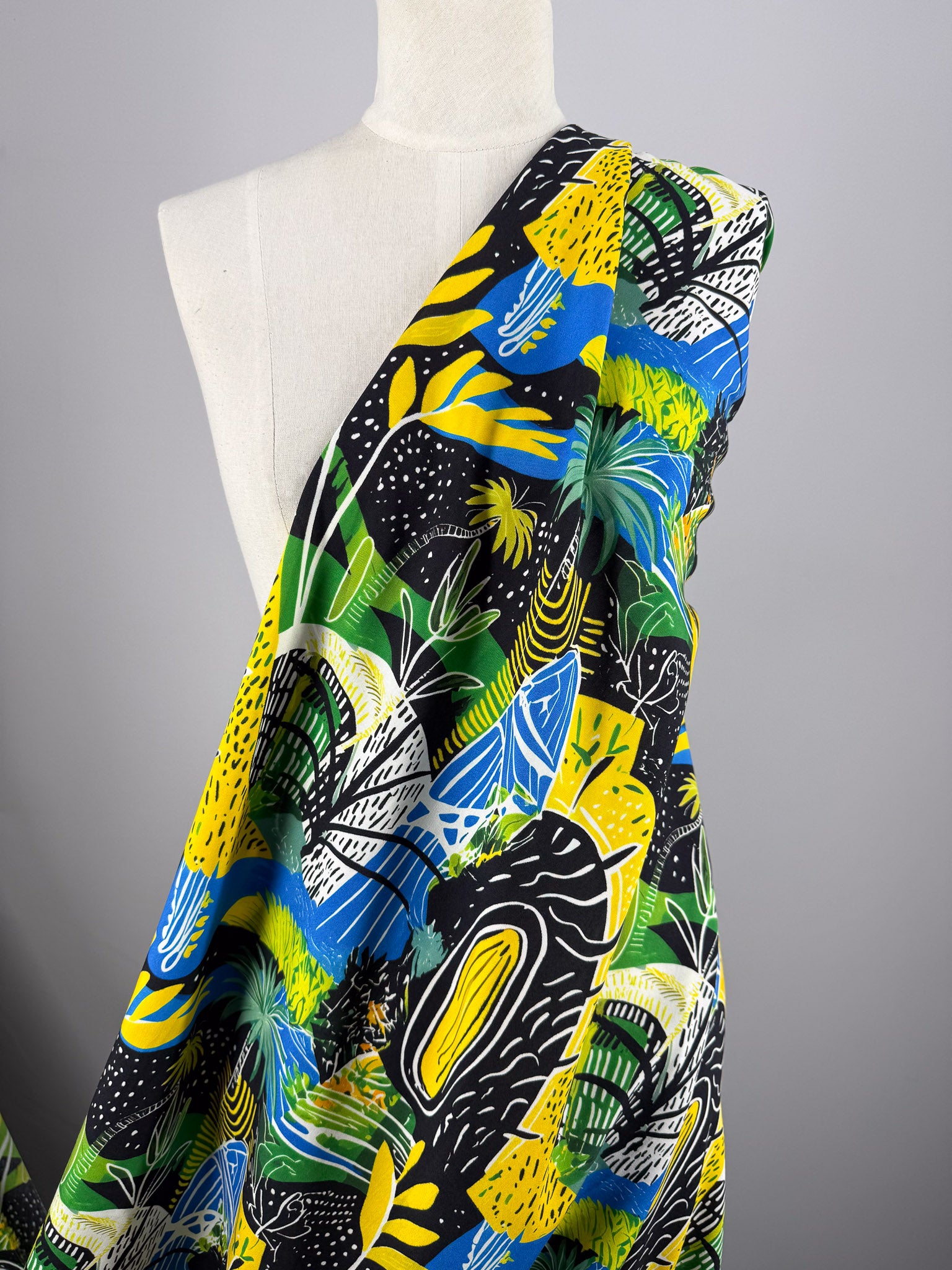 Designer Rayon - Electric Jungle - 145cm